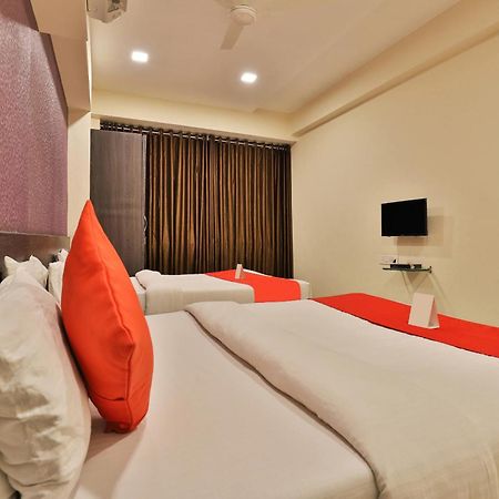 Hotel Royal Rituals Vesu Súrat Exteriér fotografie